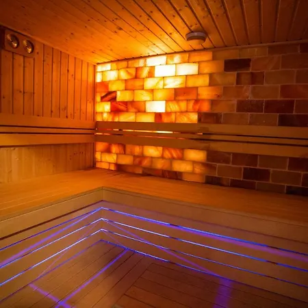 Gyulavezer Lovasbirodalma ベッド・アンド・ブレックファスト 3*