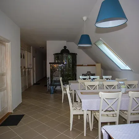 ベッド・アンド・ブレックファスト Gyulavezer Lovasbirodalma 3*